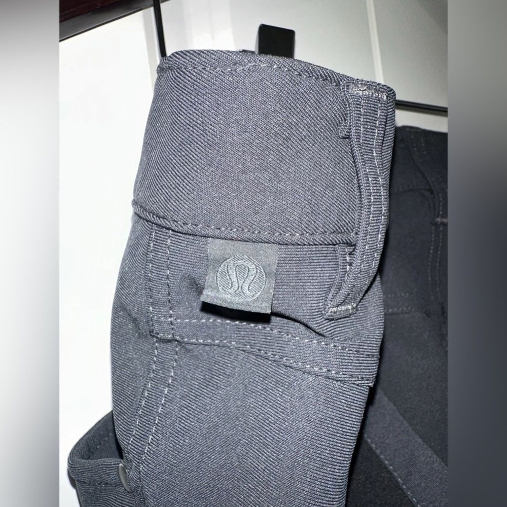 Lululemon Lightweight ABC Classic Fit Pants Size 36 - Picture 5 of 5